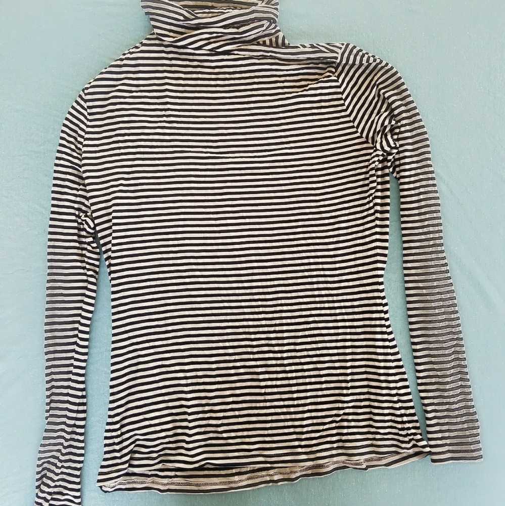 Women's H&M Striped Turtleneck